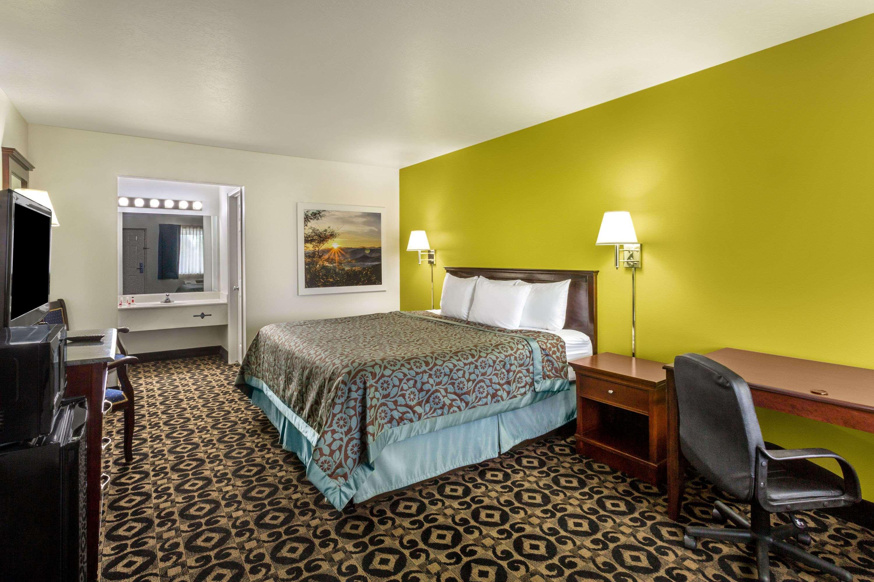 Days Inn By Wyndham Delta Exterior foto