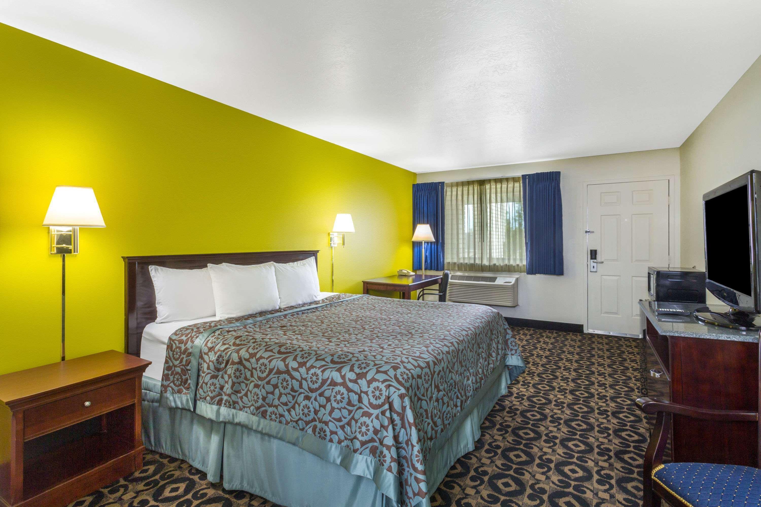 Days Inn By Wyndham Delta Exterior foto