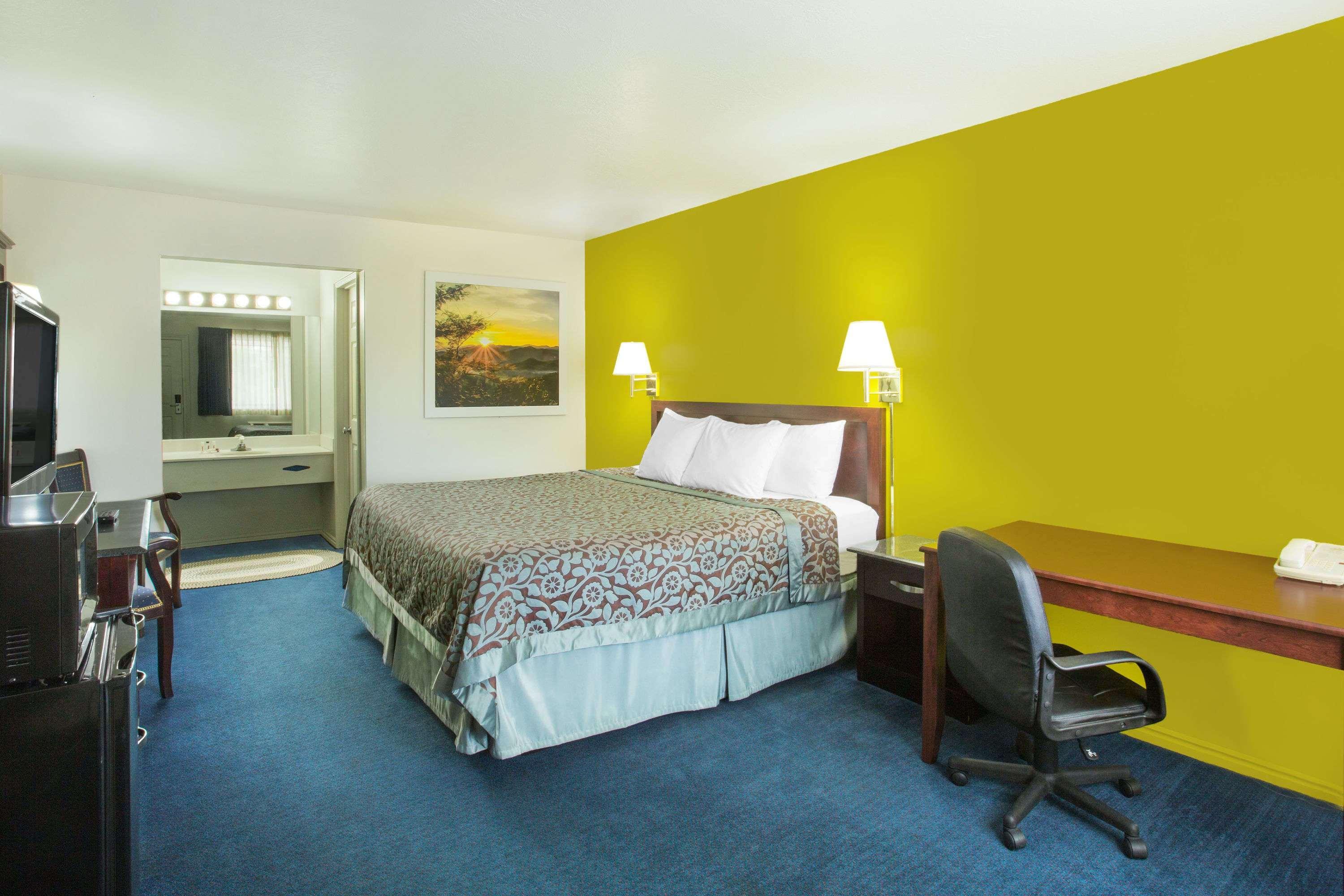 Days Inn By Wyndham Delta Exterior foto