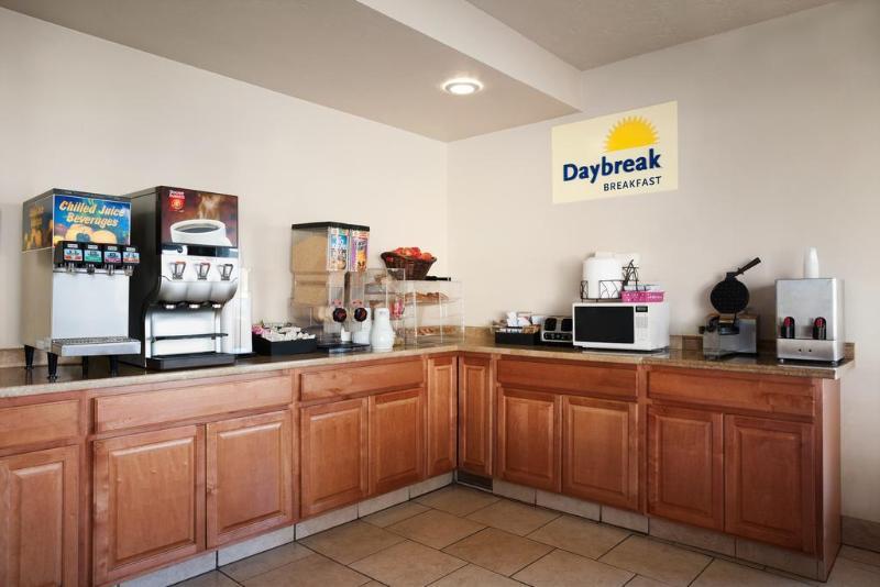 Days Inn By Wyndham Delta Exterior foto
